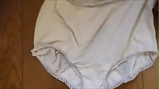 Comshot in my m.-in-law panties 1